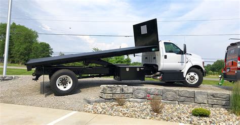 flat bed truck rentals